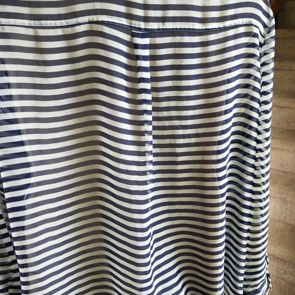 Plus size blouse. - Picture 3 of 7